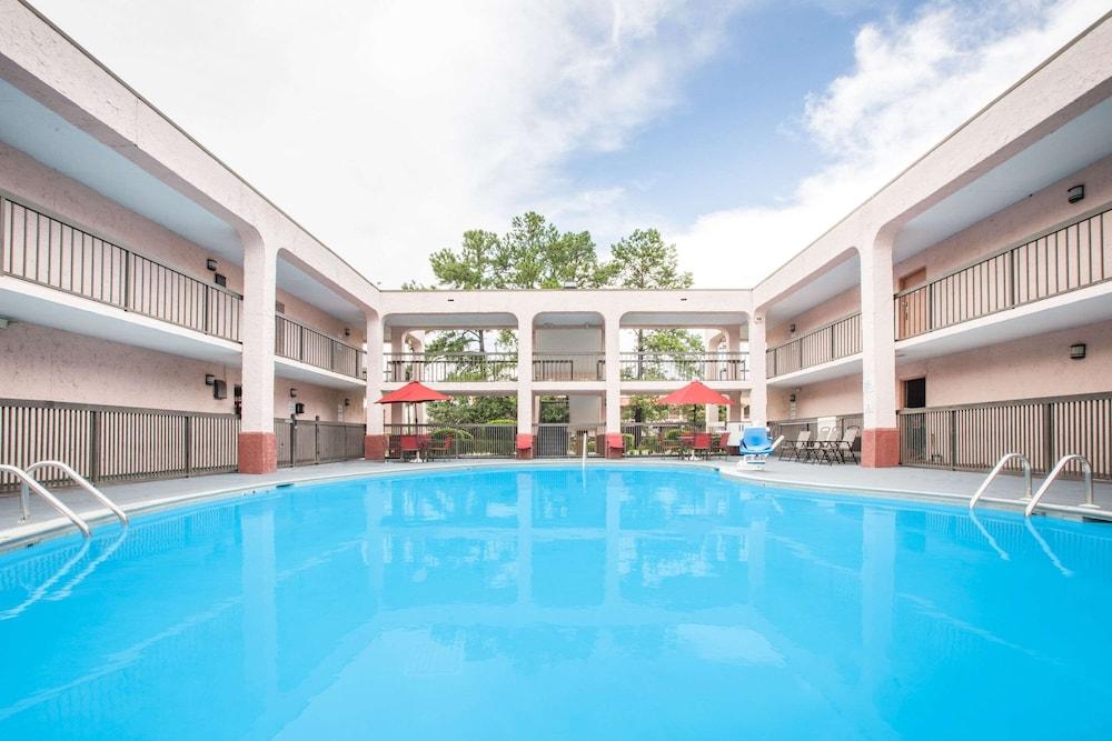 Baymont by Wyndham Mobile/ I-65 photo 18