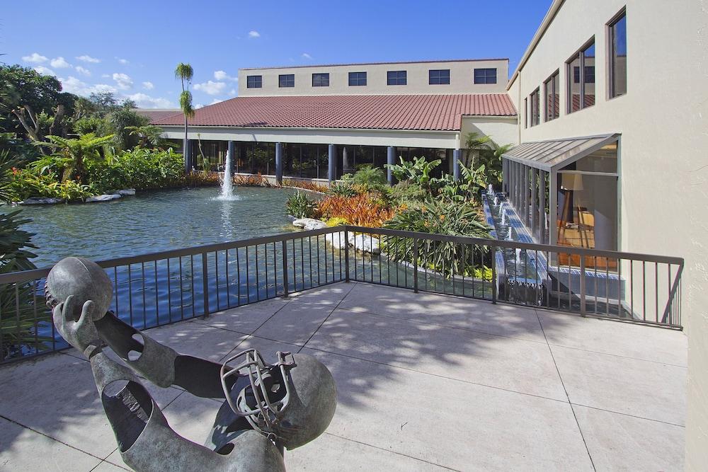 Miami Lakes Hotel photo 9