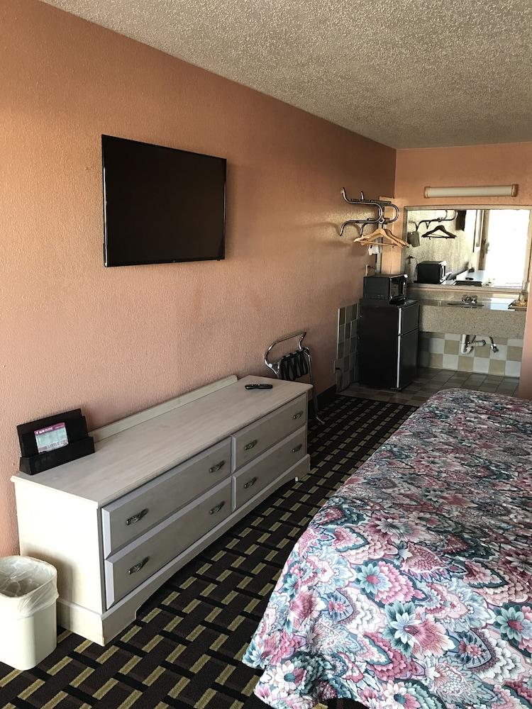 Travelodge by Wyndham Thomasville AL photo 4