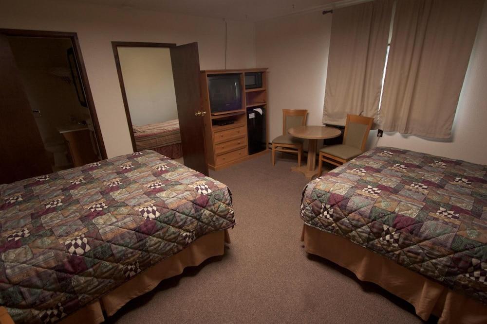 Falls Motel photo 41