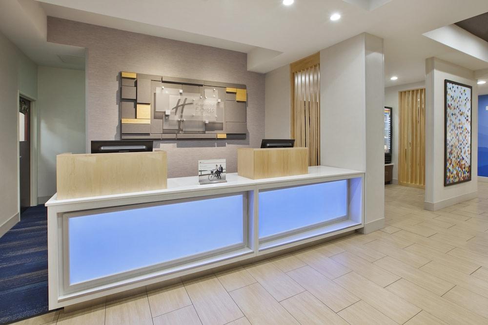 Holiday Inn Express Hotel & Suites Niles by IHG photo 5