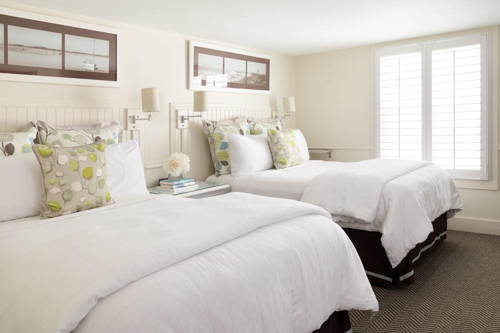 Vineyard Square Hotel & Suites photo 5