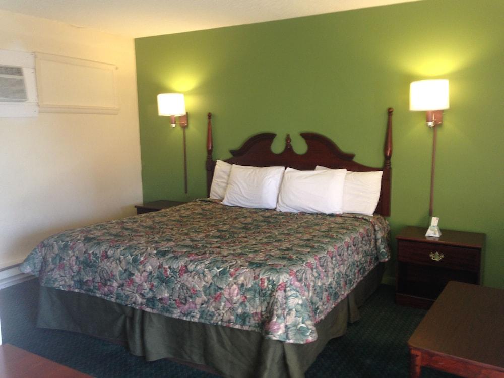 Gas Lite Motel photo 46