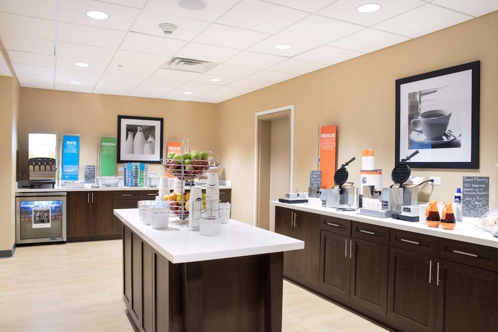 Hampton Inn Big Rapids photo 23