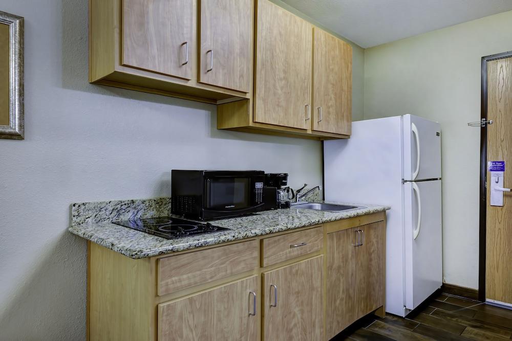 Studio 6 Lenexa, KS - Overland Park photo 17