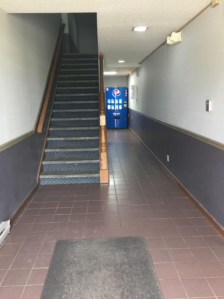 Denison Inn & Suites photo 51