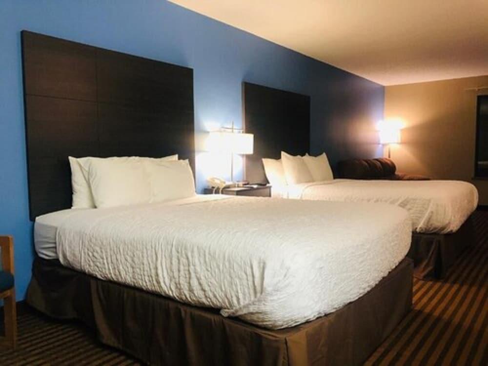 AmericInn by Wyndham Columbus Wisconsin photo 13
