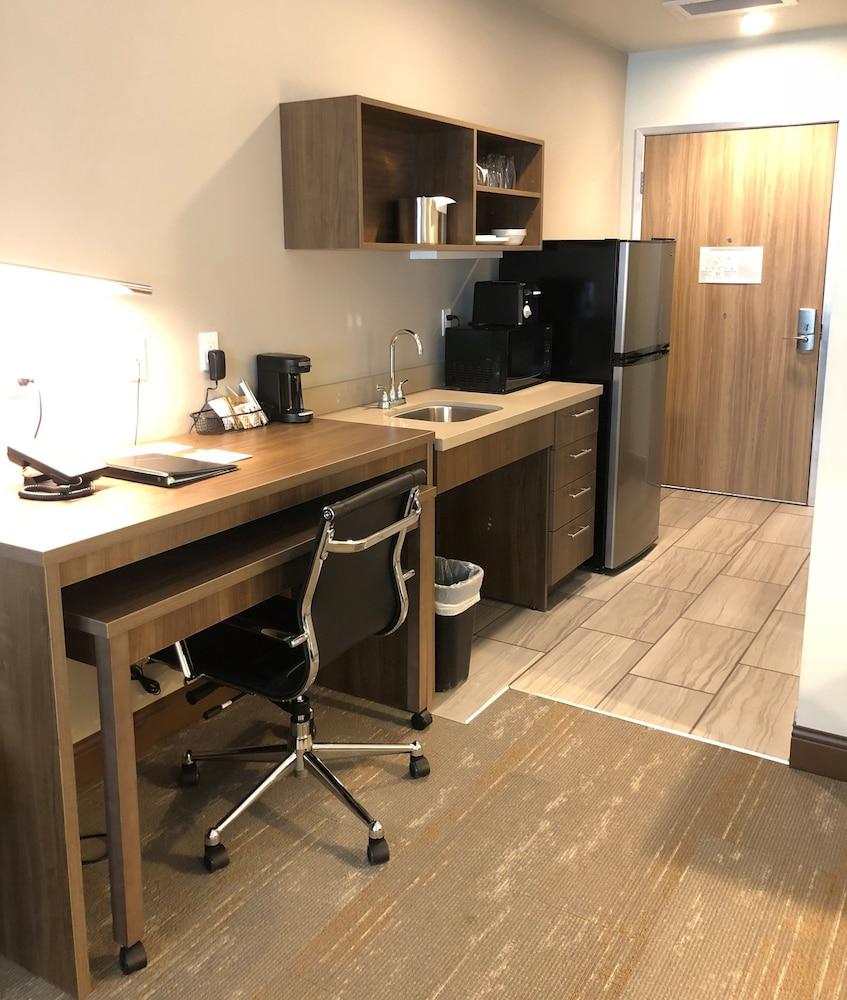 Kodiak Compass Suites photo 15