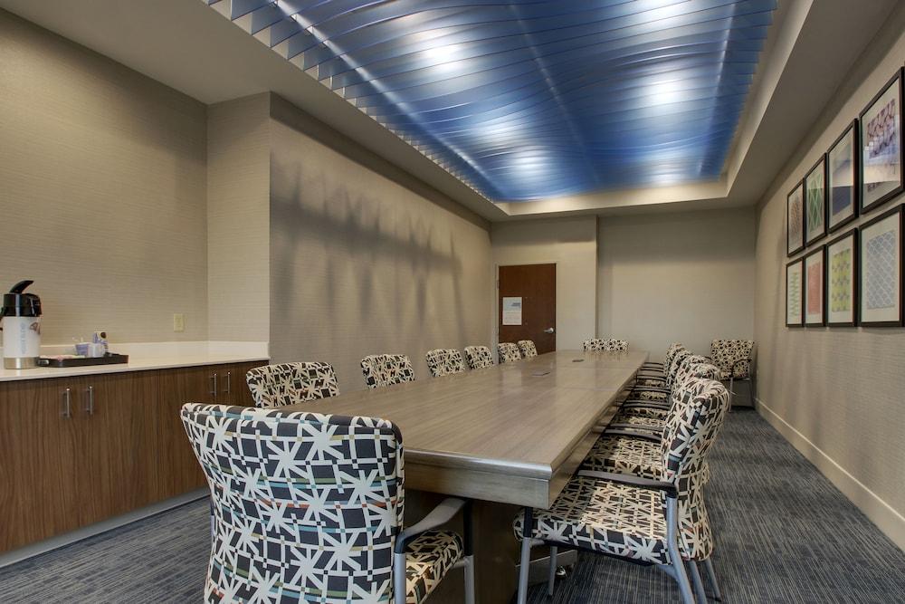 Holiday Inn Express Hotel & Suites Vernon College Area by IHG photo 50