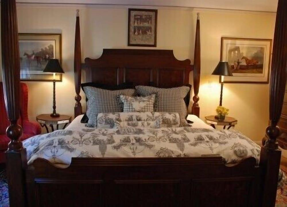 Bee and Thistle Inn photo 6