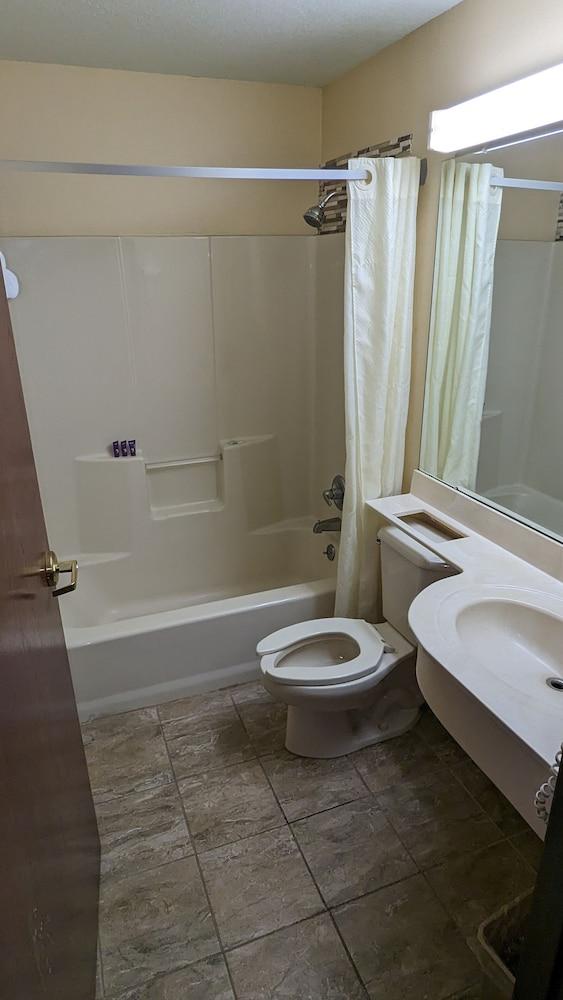 St Clair Inn and Suites photo 8
