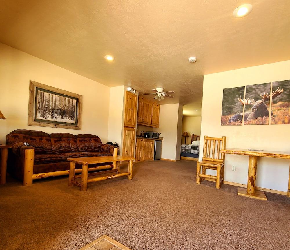 Flaming Gorge Hideout photo 13
