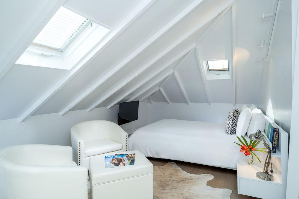 Alexanders Guesthouse - Adult Exclusive, LGBTQ Friendly photo 51