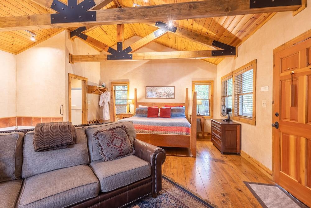 Ruidoso Lodge Cabins photo 36