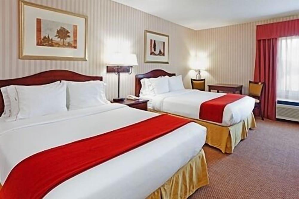 Mountain Inn & Suites photo 44