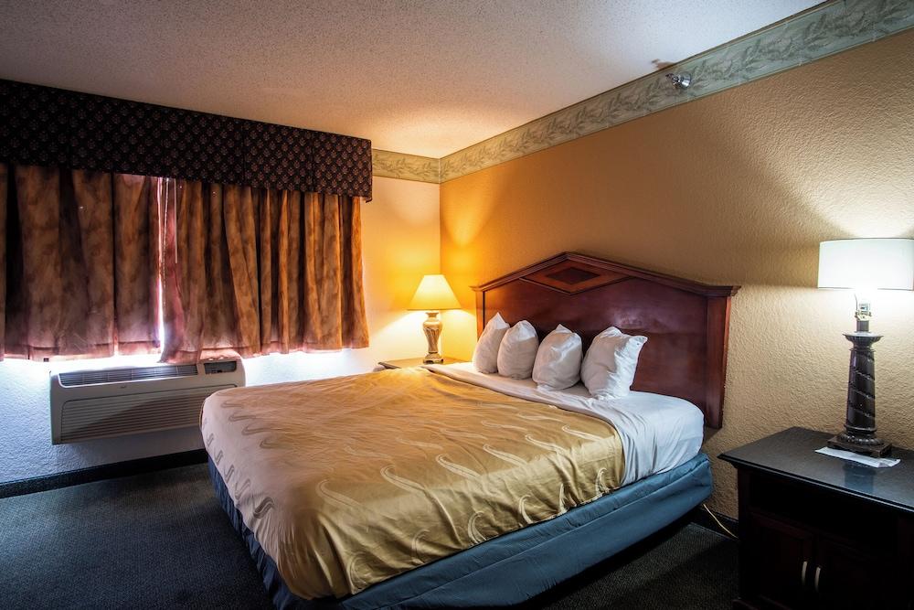 Blue Way Inn & Suites Eagan photo 10