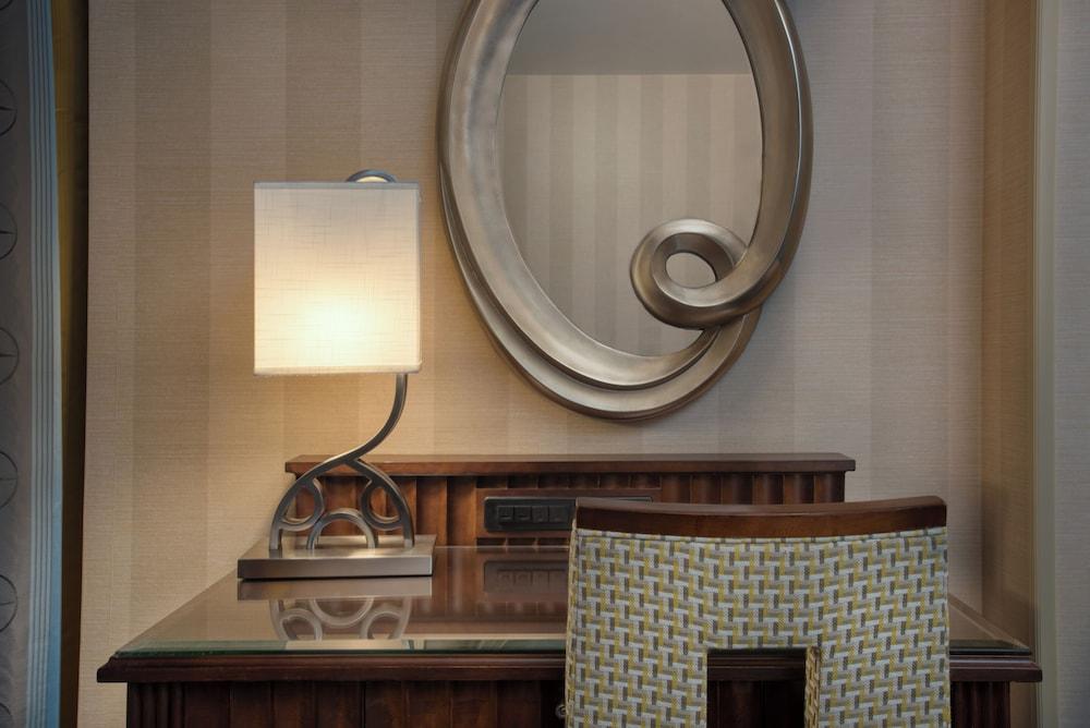 Disneyland Hotel photo 5