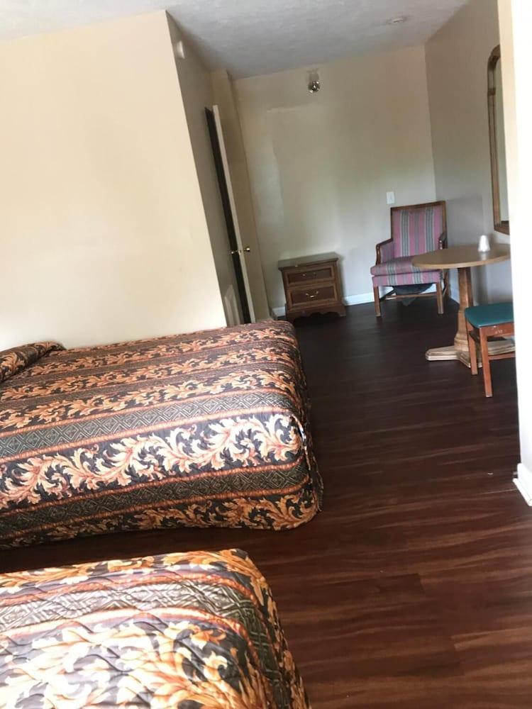Park n Stay Inn photo 5