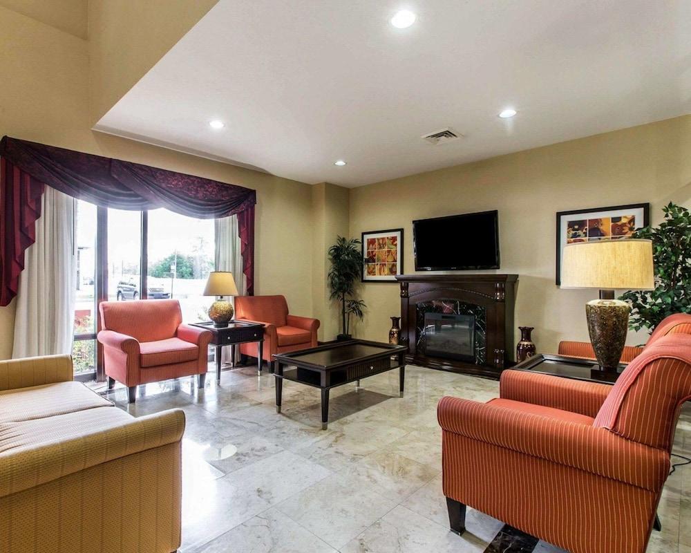 Comfort Suites Waycross photo 8