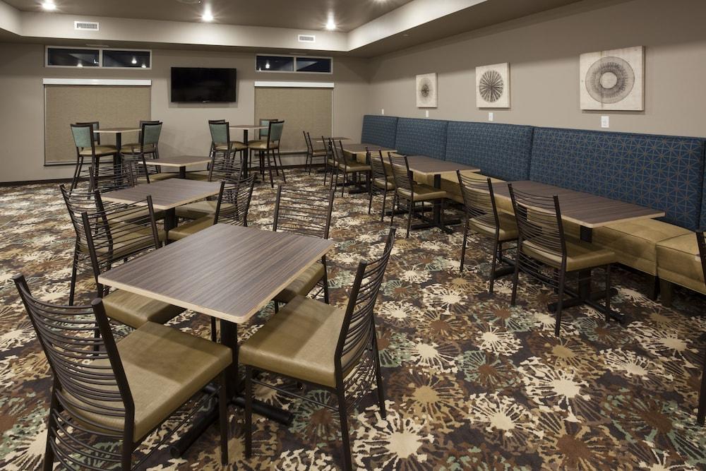 GrandStay Hotel and Suites photo 39