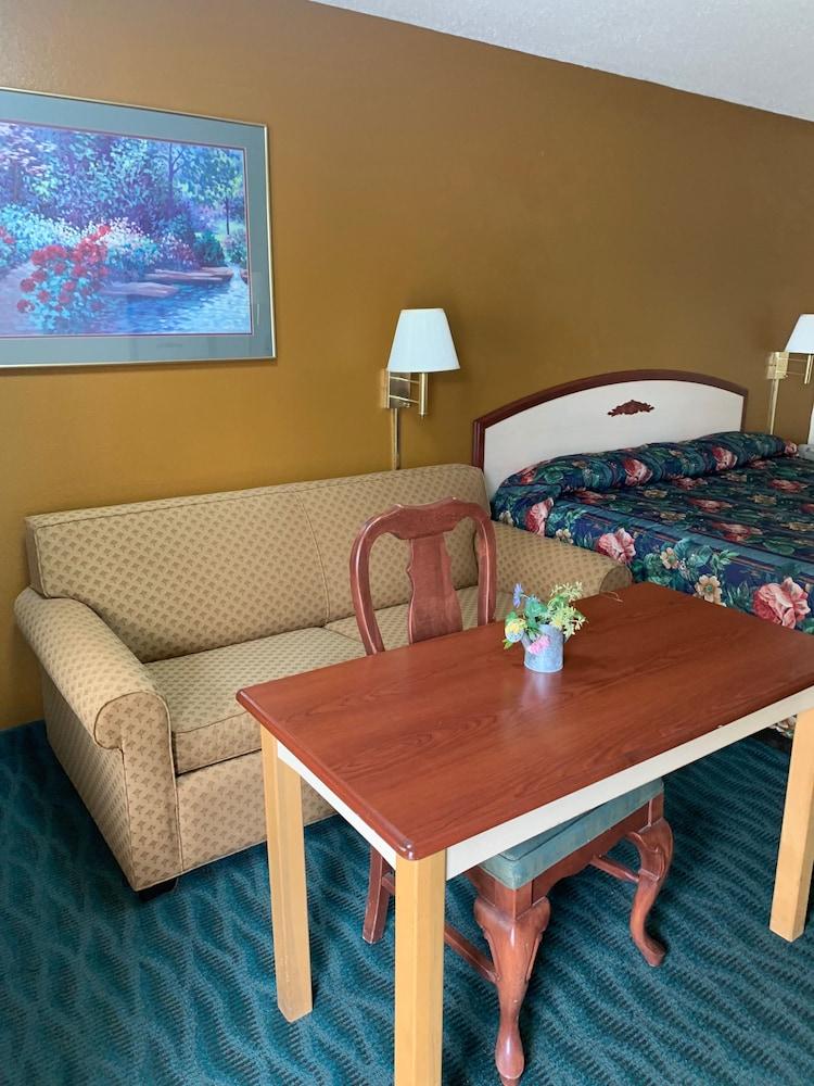 Suite Stay Talladega photo 10