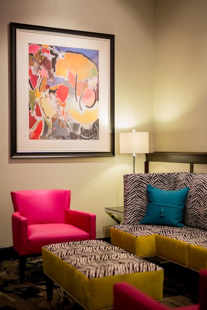 The Parker Inn & Suites photo 2