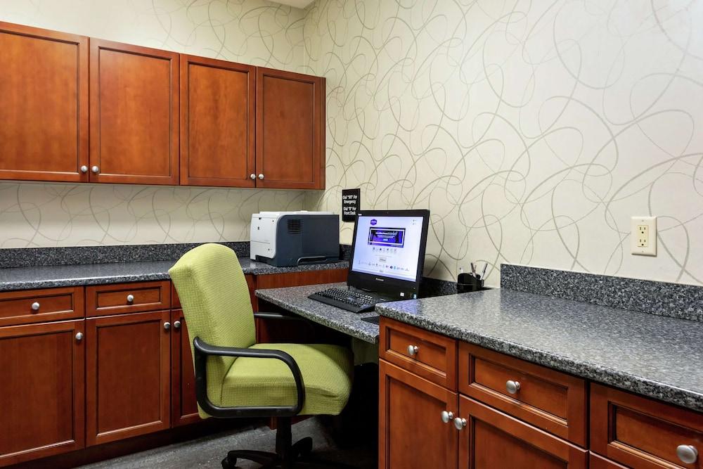 Hampton Inn & Suites Ft. Pierce photo 12