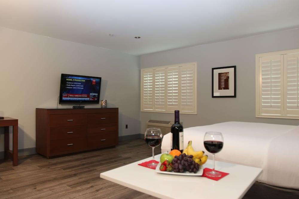 BLVD Hotel and Studios Universal-Hollywood, an Ascend Collection Hotel photo 14