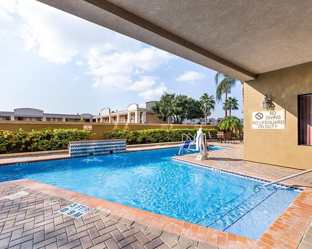 Comfort Suites McAllen photo 2