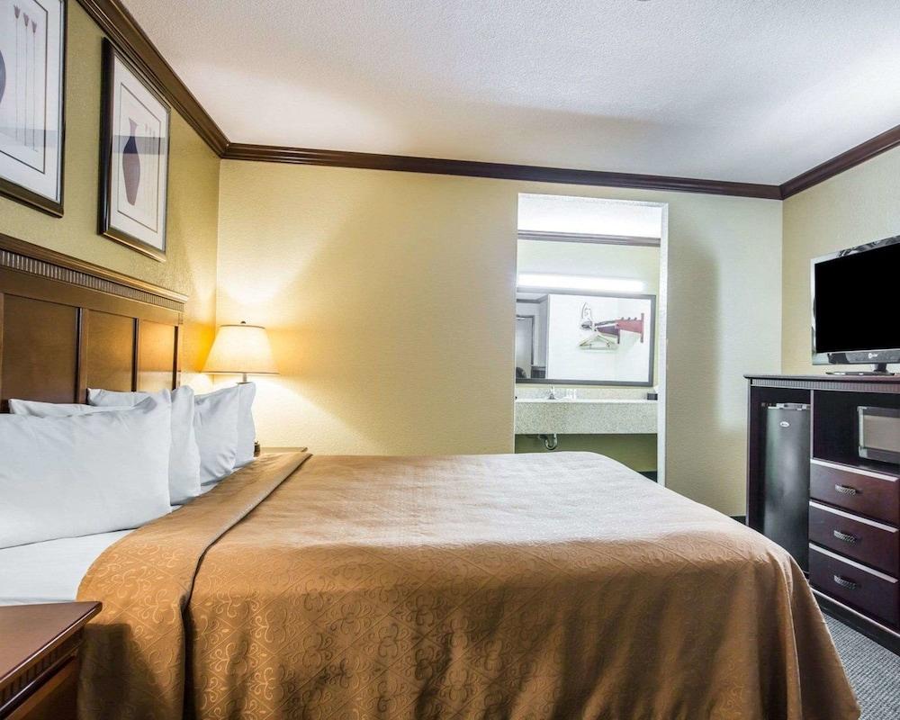 Quality Inn San Diego I-5 Naval Base photo 26