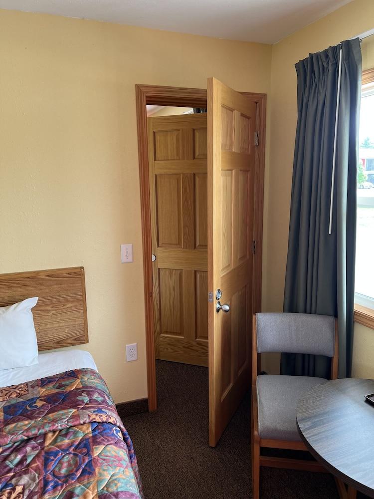 All Star Inn & Suites photo 29