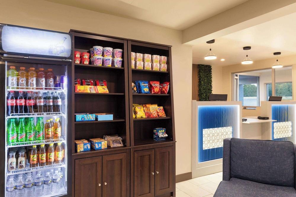 Baymont by Wyndham Dothan photo 33