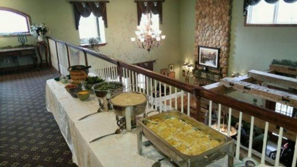 Hearthstone Inn & Suites photo 28