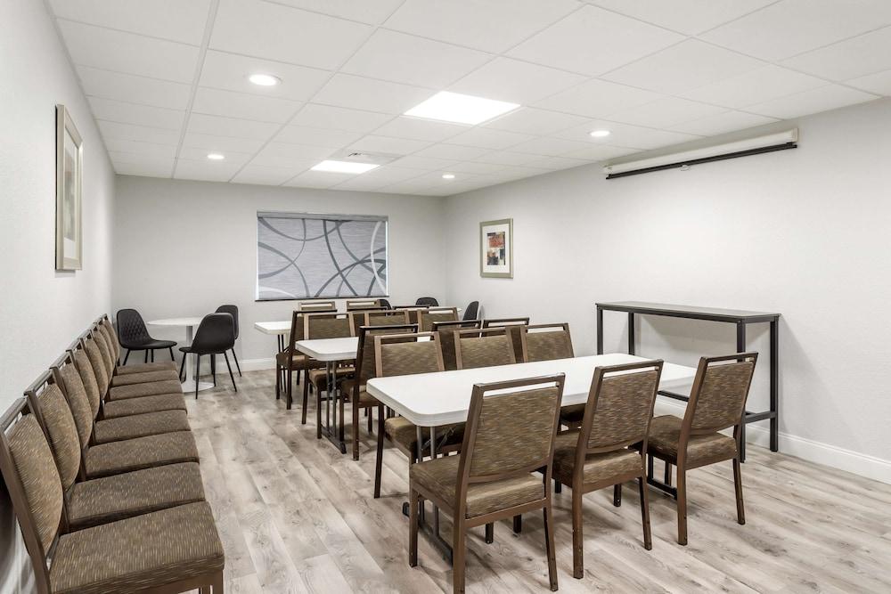 Best Western Texas City I-45 photo 24