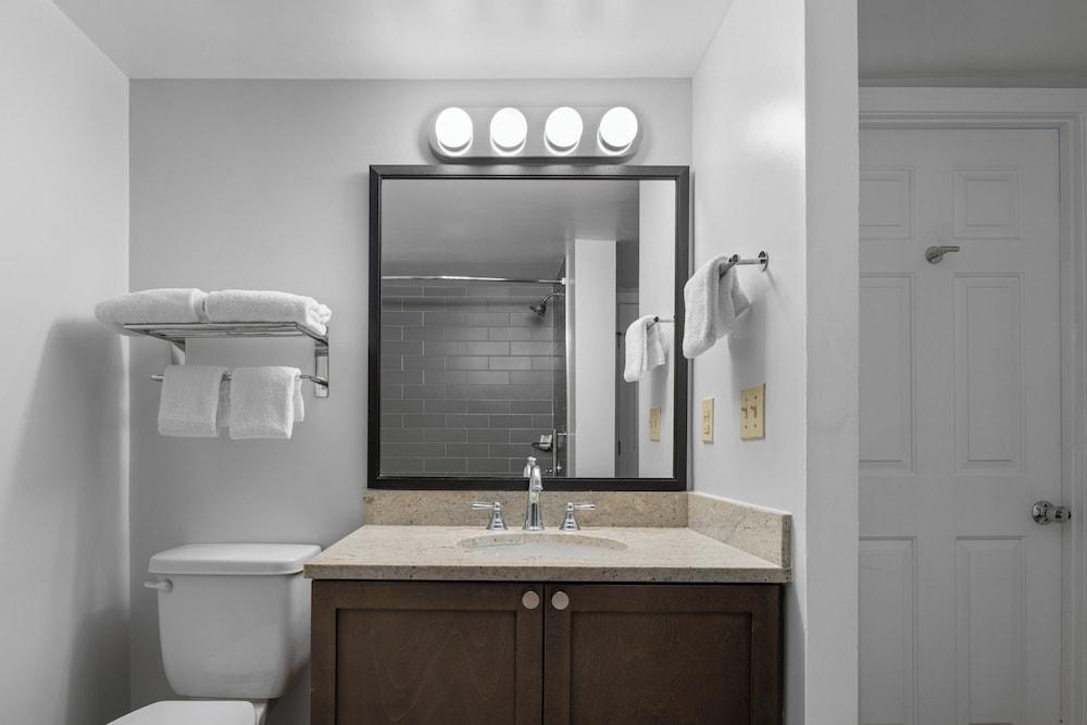 Club Wyndham Newport Onshore photo 30