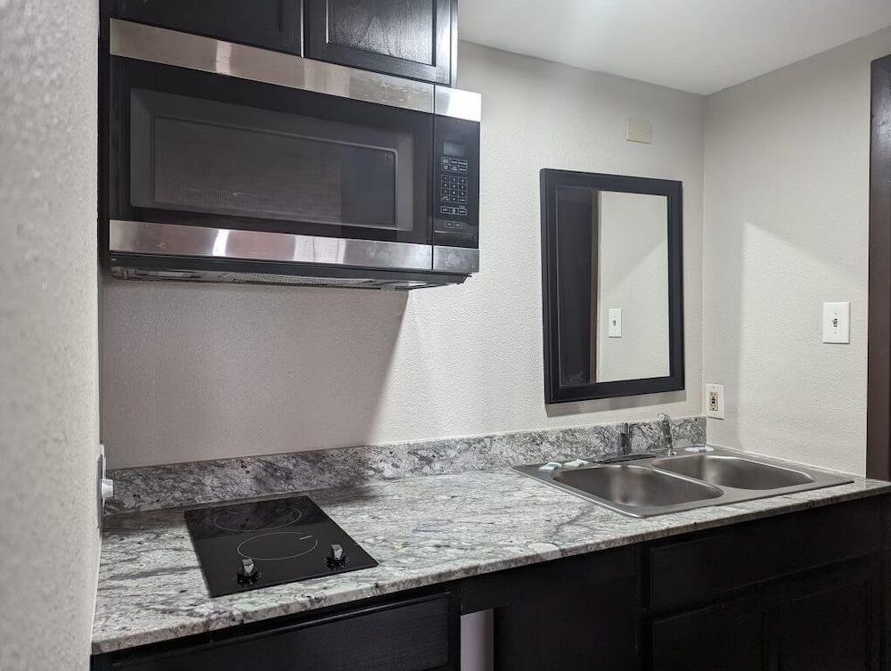 Budget Inn — hotel in Denison