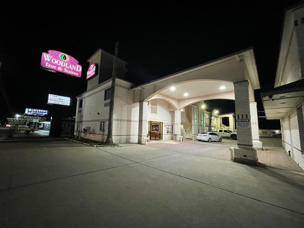 Woodland Inn & Suites photo 1