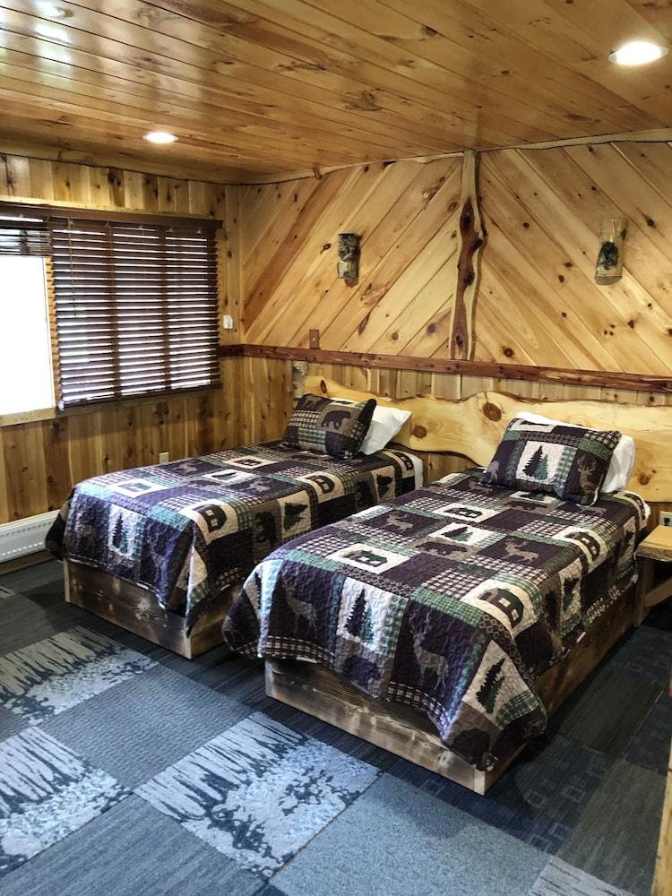 The Halfway House Motel photo 2
