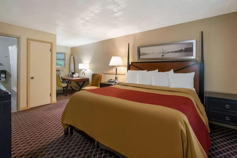 Presque Isle Motel photo 6