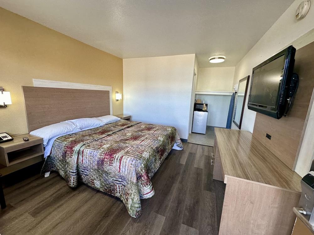 Royal Inn Charlotte Airport Hotel photo 5