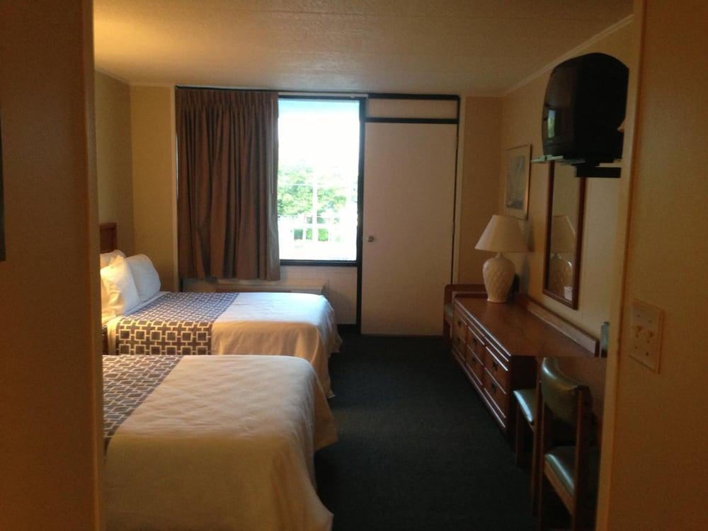 Fenwick Islander Motel photo 15