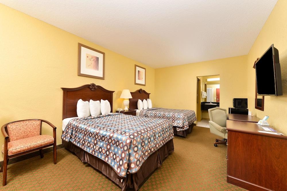 Americas Best Value Inn Starke photo 9