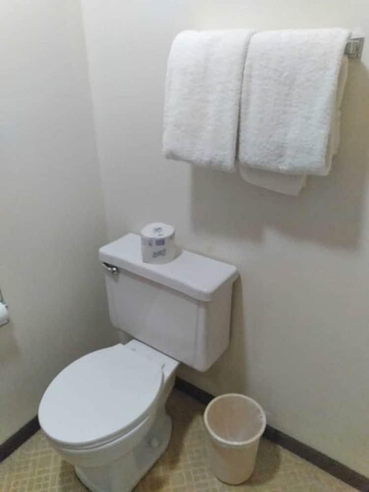 OYO Sandman Inn photo 14