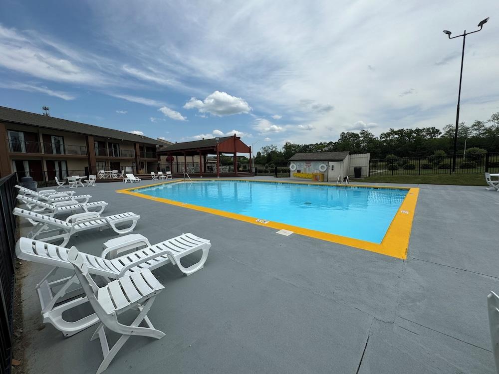 Quality Inn Mason Near Kings Island photo 28