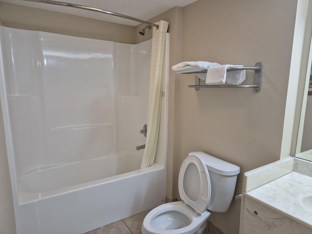 General Bragg Inn & Suites Chickamauga photo 24