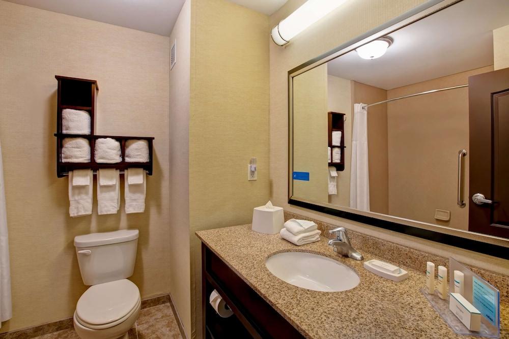 Hampton Inn DeKalb, IL photo 17