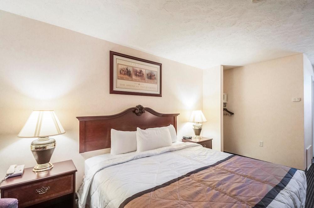 Rodeway Inn & Suites Charles Town photo 4