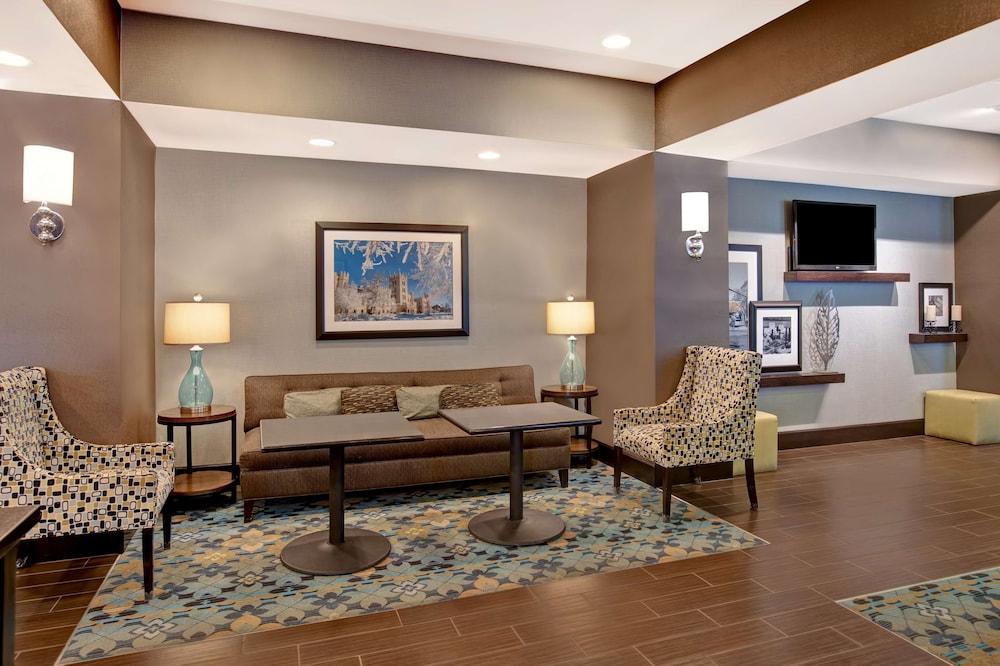 Hampton Inn DeKalb, IL photo 3
