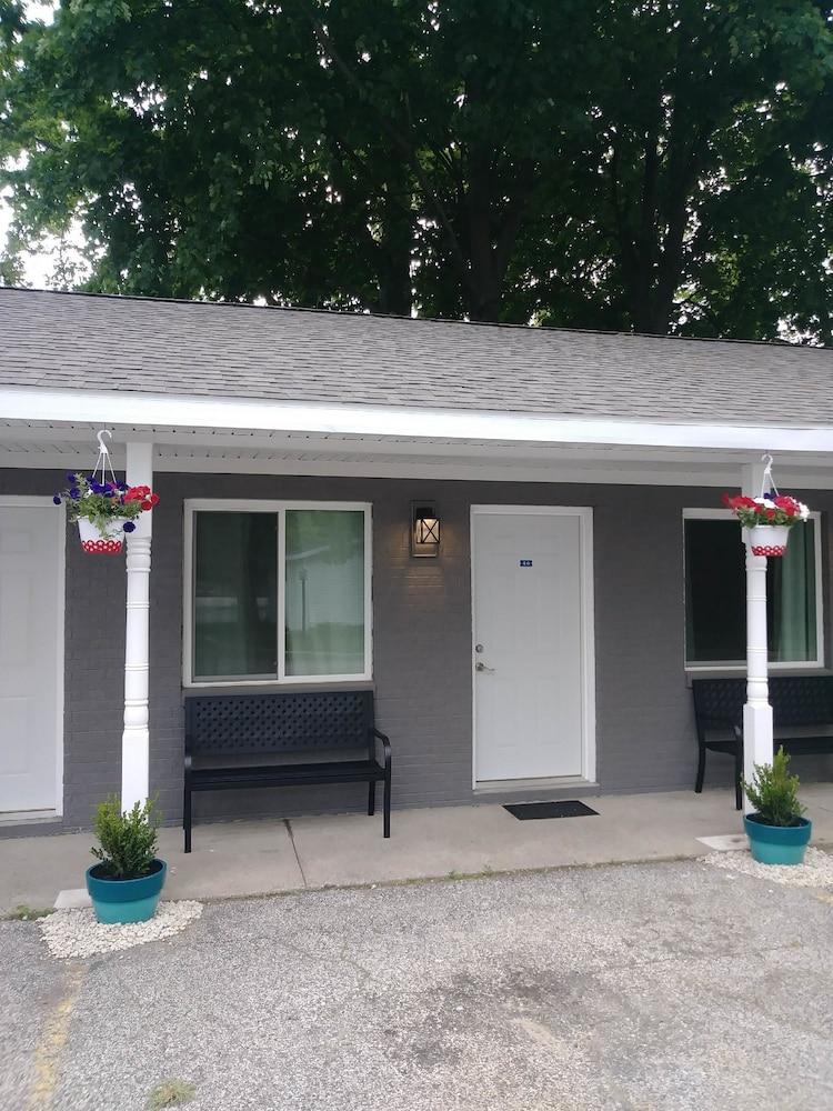 Lake Land Inn photo 13