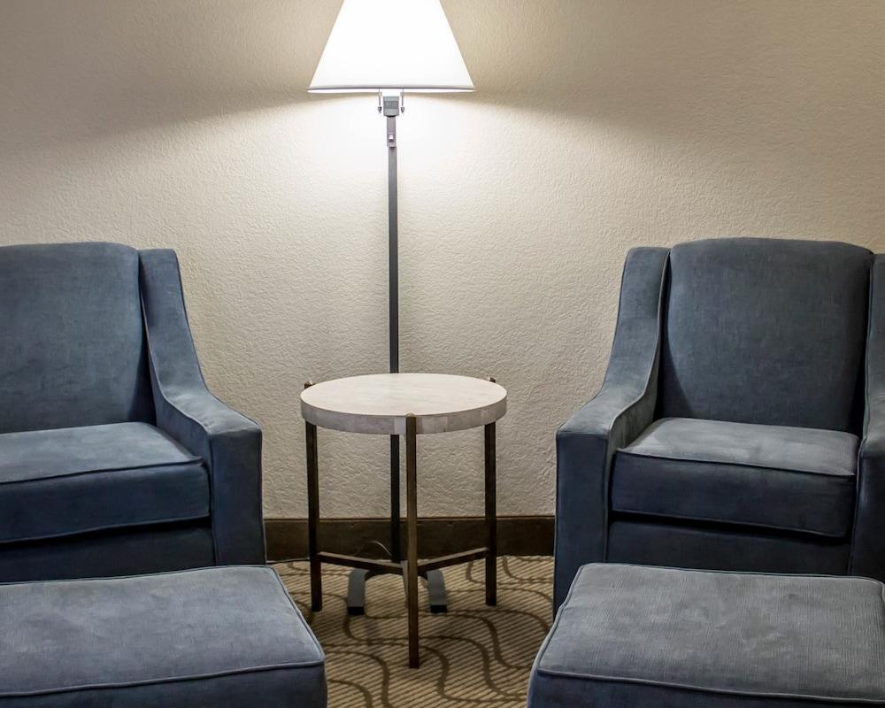 Comfort Inn Alliance photo 7